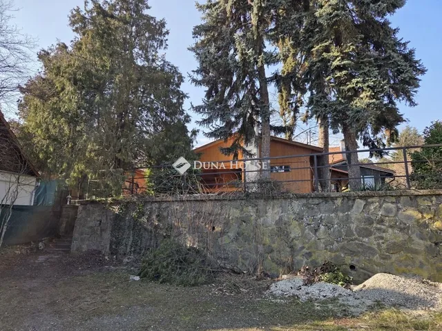 Eladó ház Leányfalu 210 nm