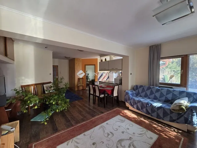 Eladó ház Leányfalu 210 nm