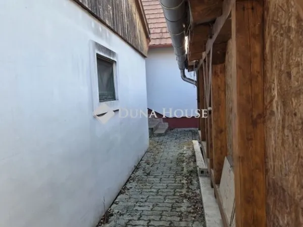 Eladó ház Leányfalu 210 nm