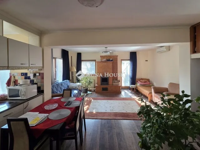 Eladó ház Leányfalu 210 nm