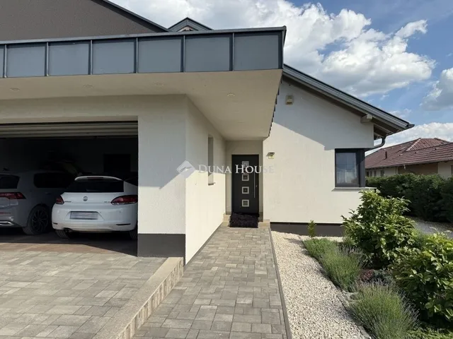 Eladó ház Péteri 127 nm