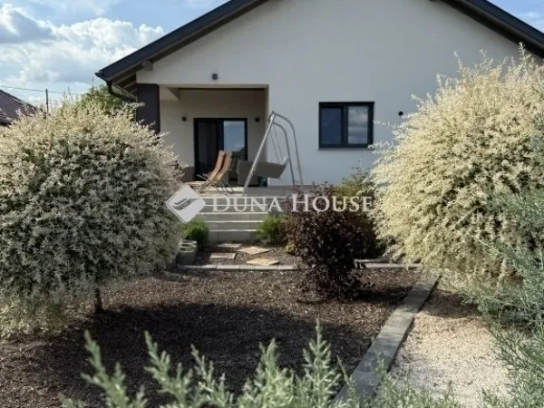 Eladó ház Péteri 127 nm