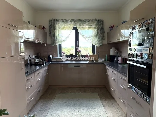 Eladó ház Péteri 127 nm