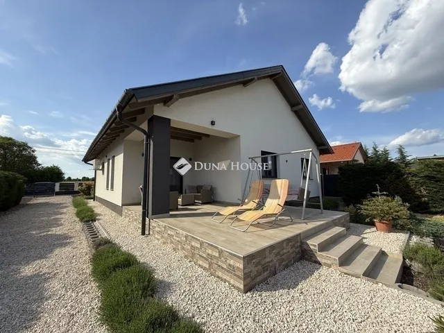 Eladó ház Péteri 127 nm