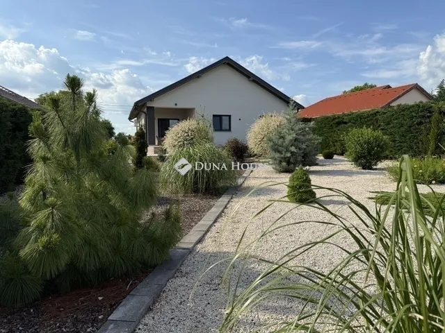 Eladó ház Péteri 127 nm