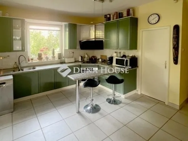 Eladó ház Telki 200 nm