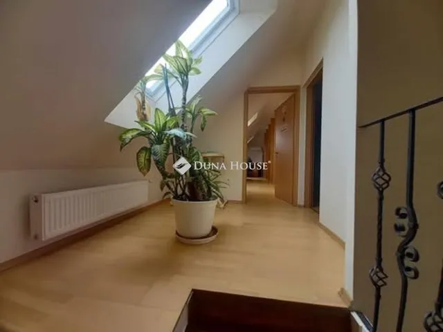 Eladó ház Vecsés 265 nm