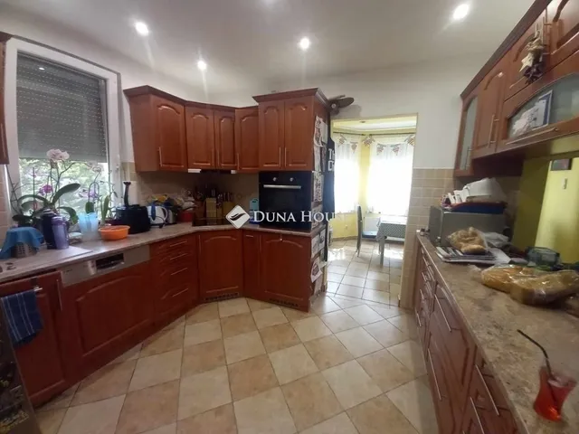 Eladó ház Vecsés 265 nm