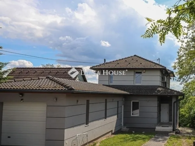 Eladó ház Mogyoród 232 nm