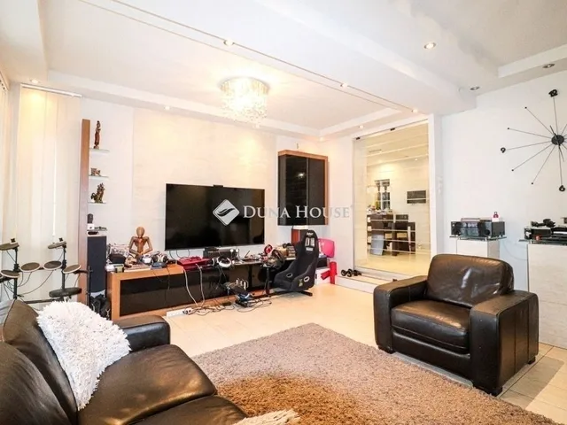 Eladó ház Mogyoród 232 nm