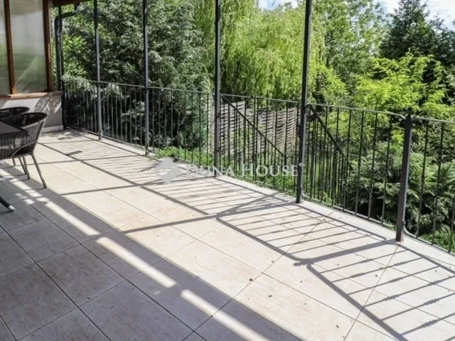 Eladó ház Mogyoród 232 nm