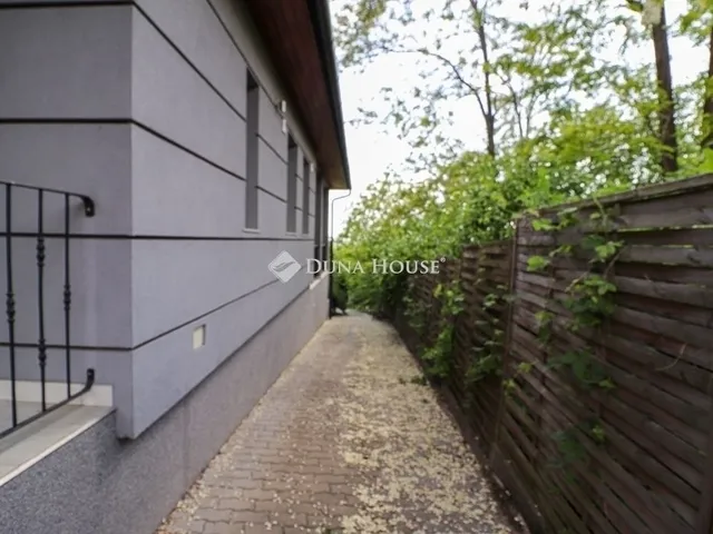 Eladó ház Mogyoród 232 nm