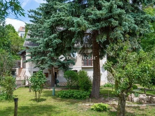 Eladó ház Budapest III. kerület, Újlak III. ker. 270 nm