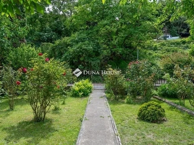 Eladó ház Budapest III. kerület, Újlak III. ker. 270 nm