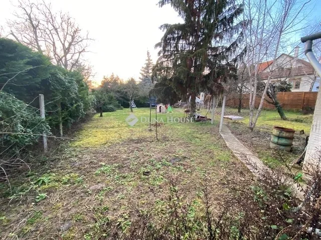 Eladó ház Budaörs 270 nm