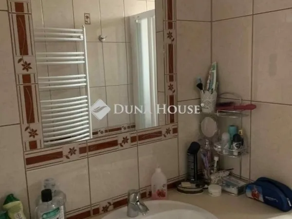 Eladó ház Vecsés 265 nm