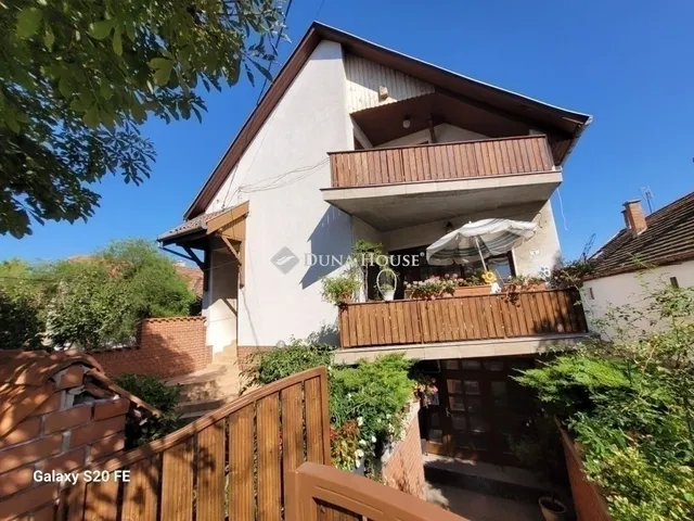 Eladó ház Vecsés 265 nm