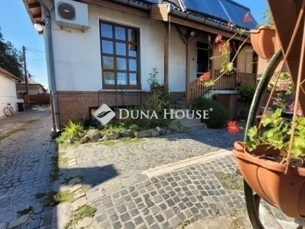 Eladó ház Vecsés 265 nm