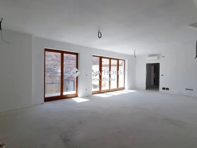 Eladó lakás Vác 117 nm