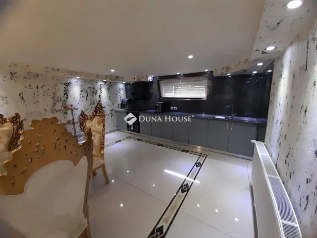 Eladó ház Tura 270 nm