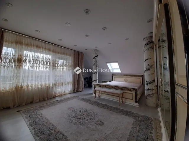 Eladó ház Tura 270 nm