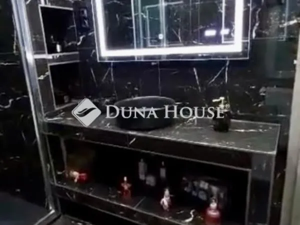 Eladó ház Tura 270 nm