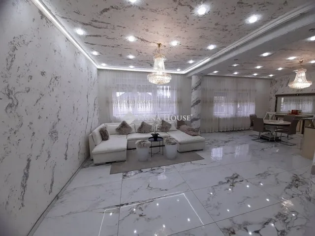 Eladó ház Tura 270 nm