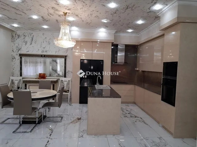 Eladó ház Tura 270 nm