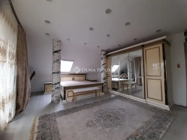 Eladó ház Tura 270 nm