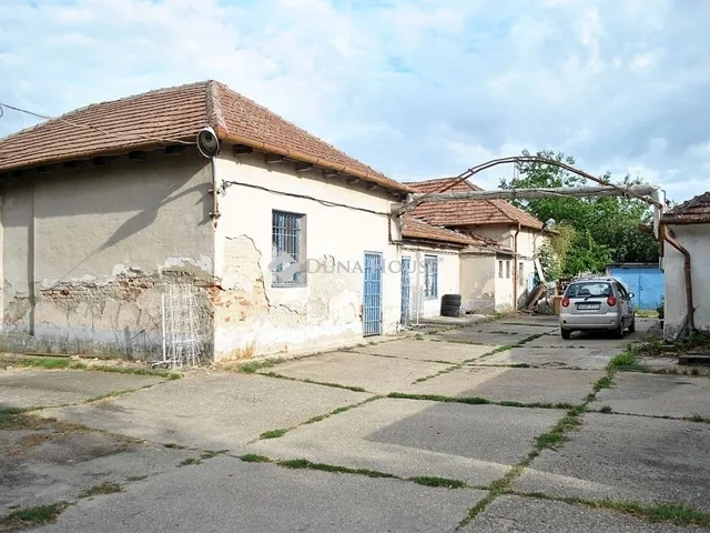 Eladó kereskedelmi és ipari ingatlan Maglód 6145 nm