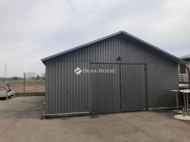 Eladó kereskedelmi és ipari ingatlan Hernád 1300 nm