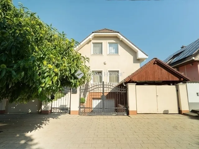 Eladó ház Halásztelek 305 nm