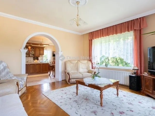 Eladó ház Halásztelek 305 nm