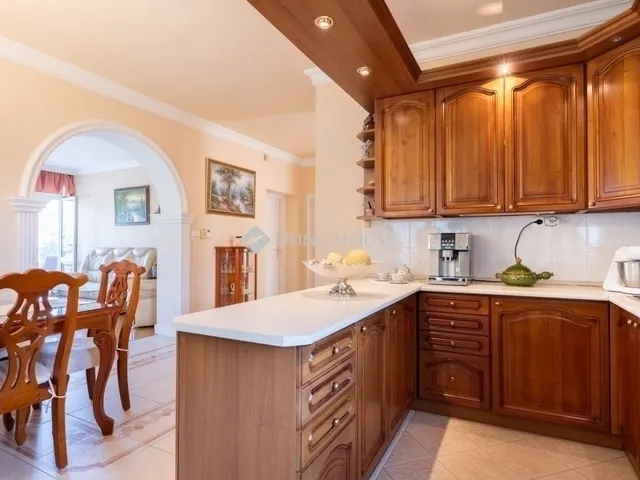 Eladó ház Halásztelek 305 nm