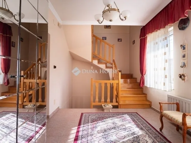 Eladó ház Halásztelek 305 nm