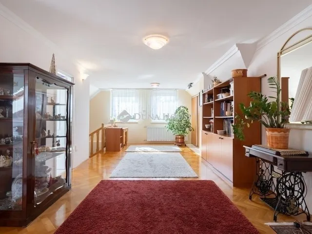 Eladó ház Halásztelek 305 nm