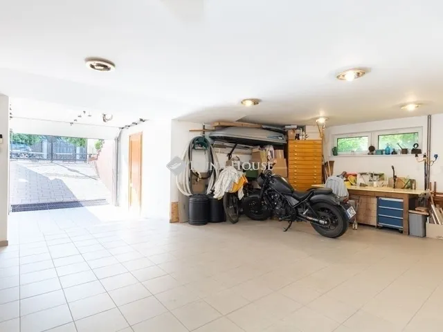 Eladó ház Halásztelek 305 nm