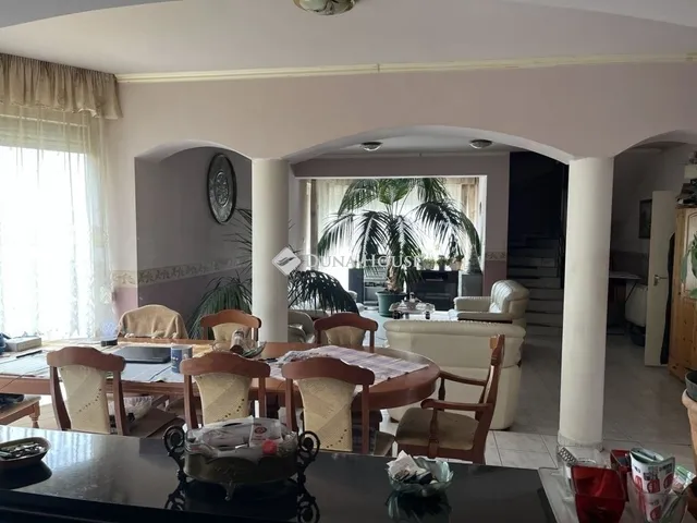 Eladó ház Szentendre 274 nm