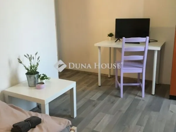 Eladó kereskedelmi és ipari ingatlan Galgahévíz 826 nm