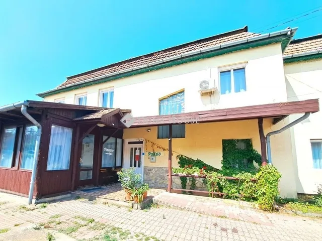 Eladó kereskedelmi és ipari ingatlan Galgahévíz 826 nm