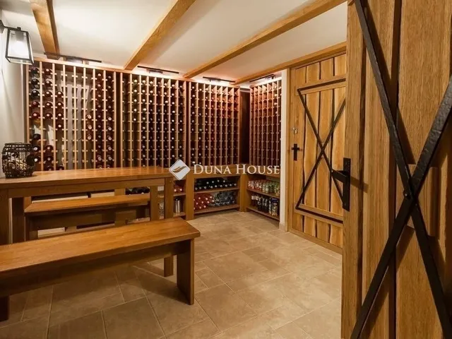 Eladó ház Taksony 220 nm