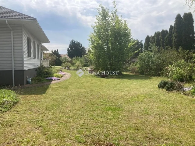 Eladó ház Vác 460 nm