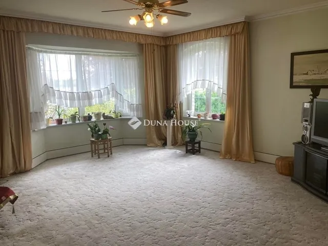 Eladó ház Vác 460 nm