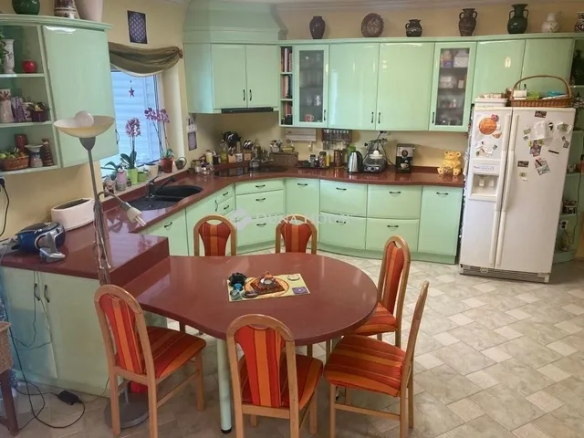 Eladó ház Vác 460 nm