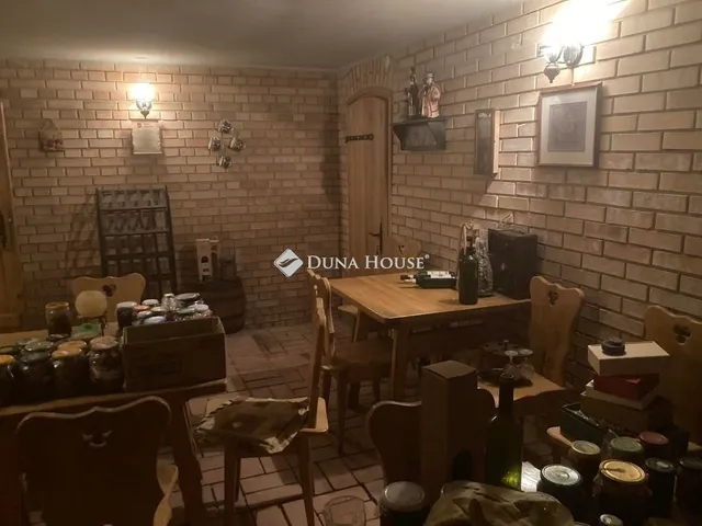 Eladó ház Vác 460 nm