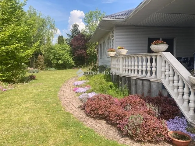 Eladó ház Vác 460 nm