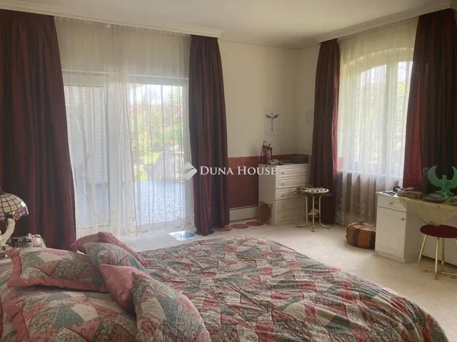 Eladó ház Vác 460 nm