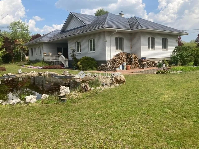 Eladó ház Vác 460 nm