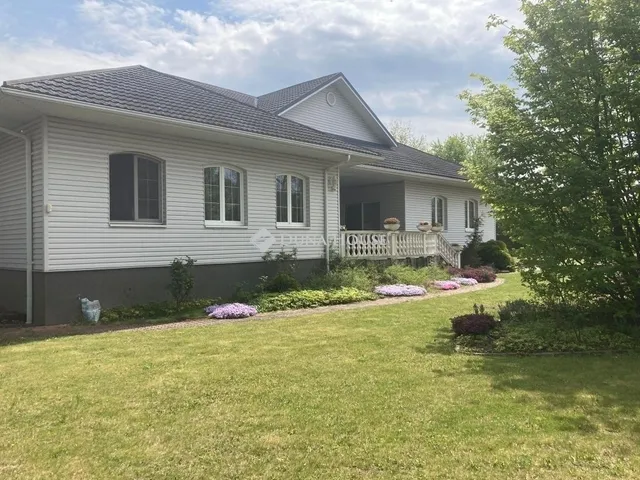 Eladó ház Vác 460 nm