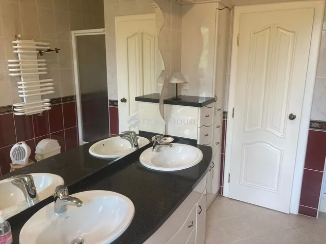 Eladó ház Vác 460 nm